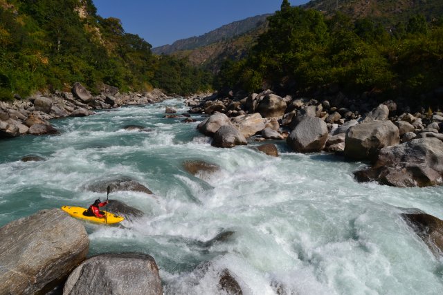 kayak en el tamba kosi Nepal