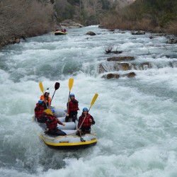 Esta Semana Santa rafting en el Valle de Roncal