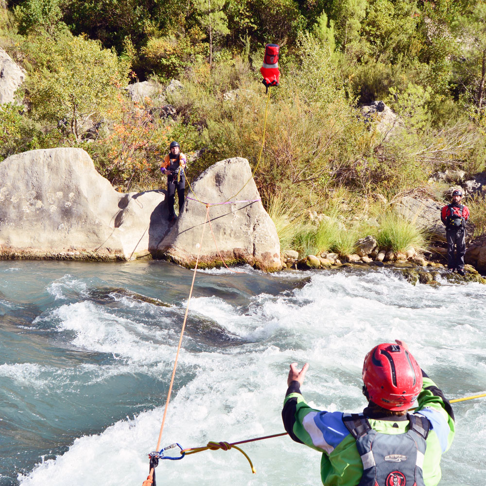 Array
(
    [id] => 2516
    [id_producto] => 387
    [imagen] => 387-2516-compraractividadesescuela-de-kayakcursos-de-rescatewhitewater-rescue-technician.jpg
    [orden] => 3
)
